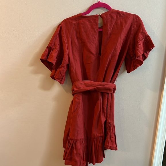 Urban Outfitters XS Lined Short-Sleeved Red Colored Dress Back Keyhole Belt - Picture 6 of 7